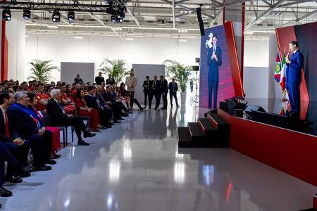 Ferrari E-Building Maranello (2024) Eröffnung John Elkann