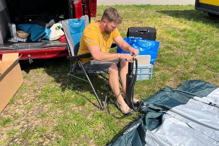 Pössl Campstar Dauertester, Campingplatz Wien, Zelt aufpumpen