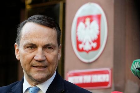Polens Außenminister Radoslaw Sikorski möchte gerne bei der Präsidentschaftswahl im Mai antreten. Dafür muss er sich einer Vorwahl in seiner Partei stellen. (Archivbild) Polens Außenminister Radoslaw Sikorski möchte gerne bei der Präsidentschaftswahl im Mai antreten. Dafür muss er sich einer Vorwahl in seiner Partei stellen. (Archivbild)
