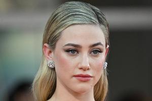 "Riverdale"-Star Lili Reinhart wollte sich wegen Akne "verstecken"