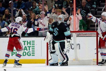 NHL: Grubauer verliert bei Comeback NHL: Grubauer verliert bei Comeback
