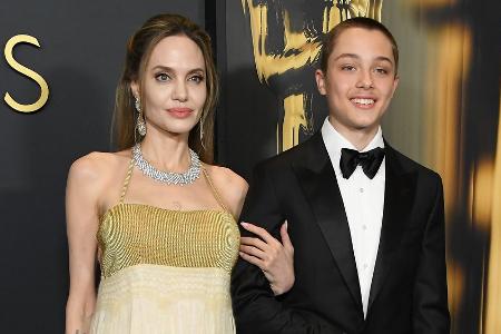 Angelina Jolie: Mit Sohn Knox auf dem roten Teppich Angelina Jolie: Mit Sohn Knox auf dem roten Teppich