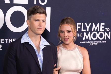 2020 heiratete Scarlett den Comedian und Autor Colin Jost. Im Jahr darauf bekam das Paar einen Sohn.