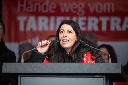 Betriebsratschefin Daniela Cavallo spricht von einem Vorgeschmack auf das, was ab Dezember auf VW zukommen könnte.