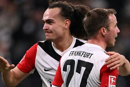 Sieg zum Geburtstag: Toppmöllers Eintracht ist erster Bayern-Jäger Sieg zum Geburtstag: Toppmöllers Eintracht ist erster Bayern-Jäger