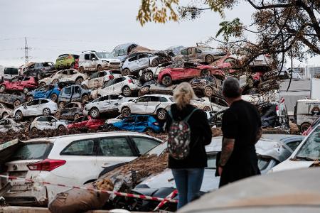 Mehr als 120.000 Autos wurden durch die Unwetter beschädigt.