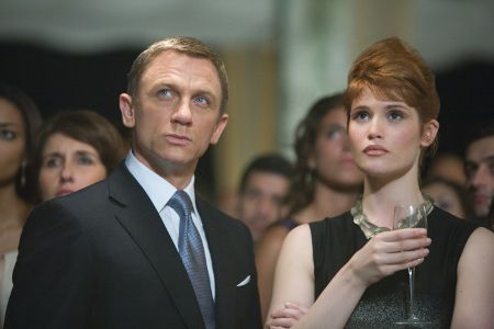 James Bond und Strawberry Fields