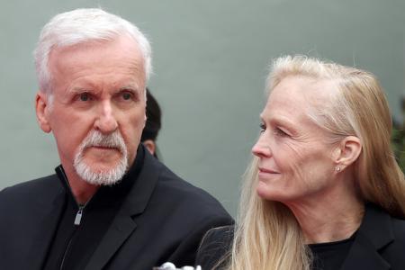 Auch sein Kollege James Cameron ('Avatar') fand das ganz große Glück erst im fünften Anlauf. Auf dem Weg zu seiner Ehe mit Ex-Model Suzy Amis ehelichte er unter anderem seine Kollegin Kathryn Bigelow und 'Terminator 2'-Star Linda Hamilton.