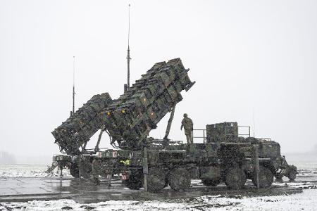 Bereits 2023 hatte Bundeswehr Patriot-Luftabwehrsysteme in Polen stationiert. Jetzt soll es eine Neuauflage geben. Bereits 2023 hatte Bundeswehr Patriot-Luftabwehrsysteme in Polen stationiert. Jetzt soll es eine Neuauflage geben.