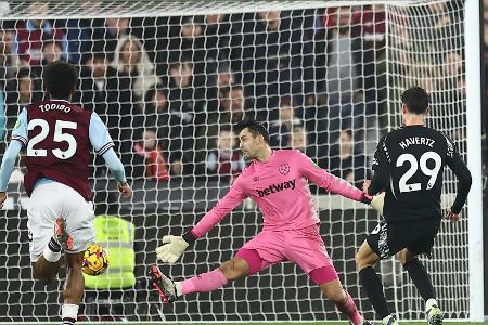 Dritter Sieg in einer Woche: Arsenal springt auf Platz zwei Dritter Sieg in einer Woche: Arsenal springt auf Platz zwei