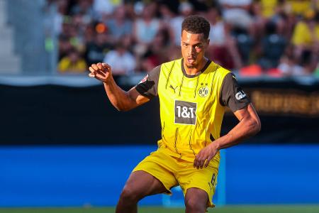 MITTELFELD: Felix Nmecha - Note: 2,5 - Löste selbst unangenehme Situationen im Spielaufbau mit Ruhe und einer klaren spielerischen Linie. Sorgte so zumindest vor der Pause für kontrollierte Phasen. Im Defensivverhalten gewohnt griffig.
