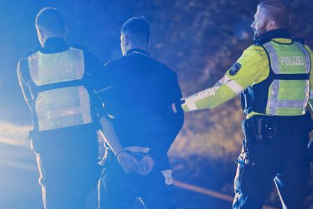 Bei dem 30-Jährigen besteht der Verdacht auf Alkohol- und Drogenkonsum.