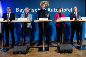 Bayerischer Autogipfel mit vielen Forderungen