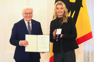 Tag des Ehrenamtes: Verdienstorden für van Almsick