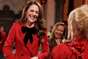 Prinzessin Kate strahlt bei ihrem Weihnachtskonzert in Rot