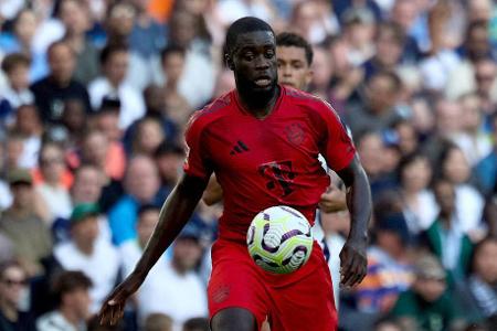 Dayot Upamecano - Note: 3,0 - Zeigte in den Luftduellen große Dominanz. Köpfte vorne zum 1:0 ein und fing viele lange Bälle ab. Wähnte sich nach der Führung aber zu früh in Sicherheit. Schenkte Heidenheim mit seinem Horrorfehlpass den Ausgleich. So ein Fehler darf niemals passieren.