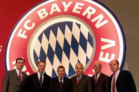 2002 - Die Vertrauensfrage - ... 'Diejenigen, die mit Nein stimmen, sind die, die dem Präsidium nicht vertrauen', sagte Beckenbauer kurz vor der Abstimmung. Wenig später stand die Entscheidung: 92 Prozent der anwesenden Mitglieder stimmten für die Ausgliederung und sprachen dem Präsidium damit ihr Vertrauen aus.