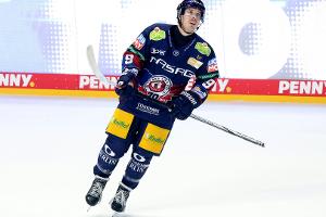 Ronning mit Hattrick: Eisbären springen an die Spitze