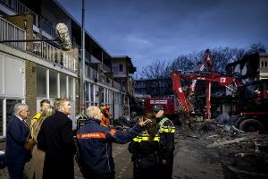 Nach Explosion: Königspaar besucht Unglücksort in Den Haag