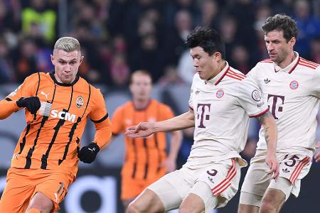 FC Bayern vs. Schachtar Donezk: Noten und Einzelkritik - Der FC Bayern hat am Dienstagabend in der Champions League einen gewaltigen Schritt in Richtung Achtelfinale gemacht. Durch den 5:1-Erfolg gegen Schachtar Donezk schob sich der Rekordmeister vorerst unter die besten acht Mannschaften der Ligaphase. Die Einzelkritik zum Bayern-Sieg: