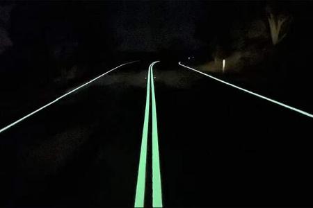 Leuchtende Straßenmarkierung in Australien
