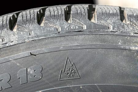 Fahren im Winter - Schneeflockenzeichen
