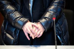 Mutmaßliche Millionen-Diebin entschuldigt sich