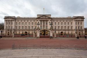 Buckingham-Mitarbeiterin randaliert nach Weihnachtsfeier