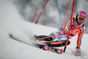 Slalom in  Val d'Isere: Straßer patzt erneut