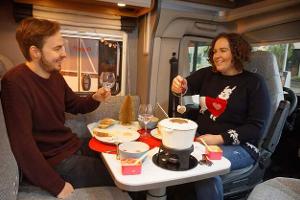 So gelingen Gans, Raclette & Co. im Wohnmobil