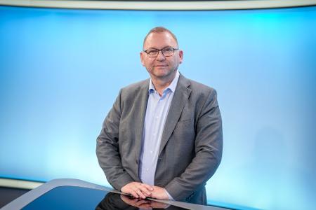 Verdi-Chef Werneke sieht Risiken in geplanten Steuerentscheidungen.