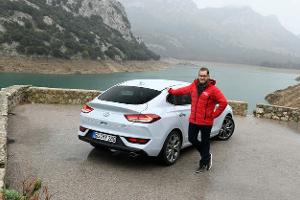 Mit dem Mercedes CLA-Konkurrenten über die Berge