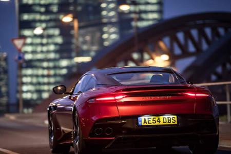 Aston Martin DBS Superleggera, Exterieur