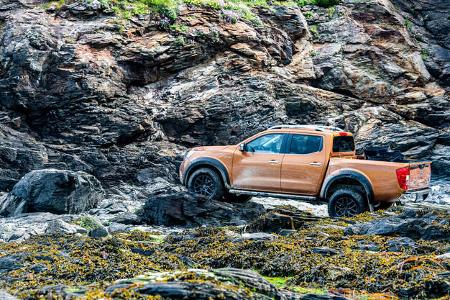 Nissan Navara Pickup Sonderversion Off-Roader AT32