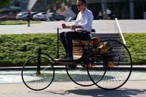 Probefahrt mit dem ersten Auto der Welt