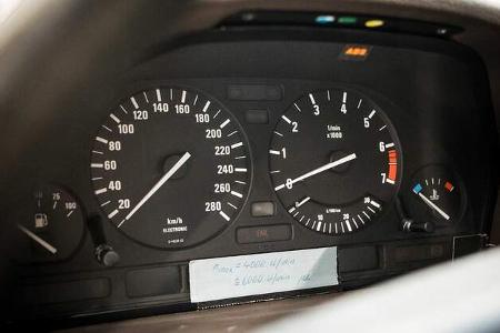 BMW 750iL V16 E32 Goldfisch (1987)