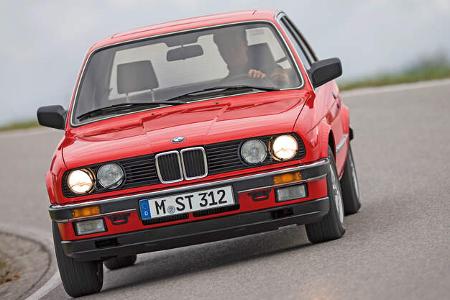 BMW 320i (E30)