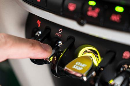 Mini Cooper S E Countryman ALL4 Plug-in-Hybrid 2017 Start-Stopp-Toggle