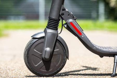 E-Scooter Elektro Tretroller Test Vergleich BMW X2 City Metz Moover Xiaomi M365 Moovi Ninebot ES2