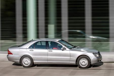 Mercedes S-Klasse W 220 vs VW Phaeton Typ D1 Youngtimer 07/2017