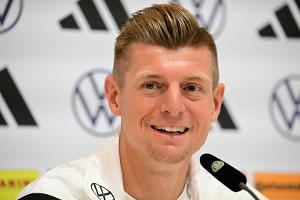 Darts: Kroos träumt von "Legendenmatch"