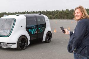 Unterwegs im autonomen Elektro-Auto