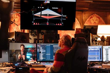 Hans Zimmer (rechts) komponiert zusammen mit Renzo Vitale die BMW IconicSounds Electric.