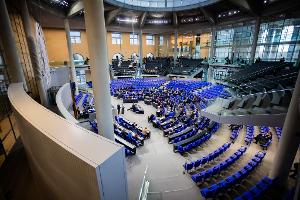 Bundestag stimmt Absicherung des Deutschlandtickets zu