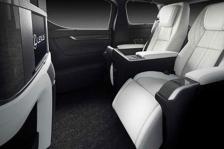 Lexus LM 300h