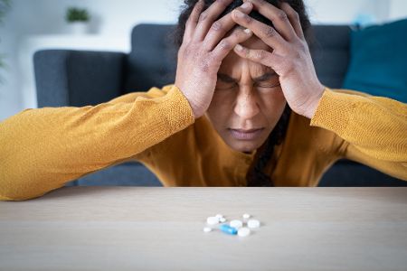 Tabletten gegen Schmerzen zeigen keine ausreichende Wirkung.