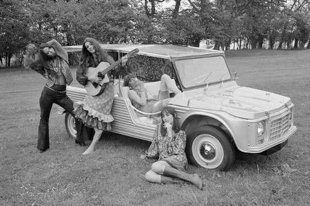 Citroen Mehari Impressionen Girls 70er