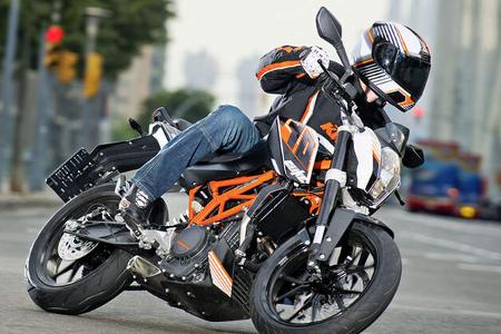 Motorrad 48 PS KTM 390 Duke