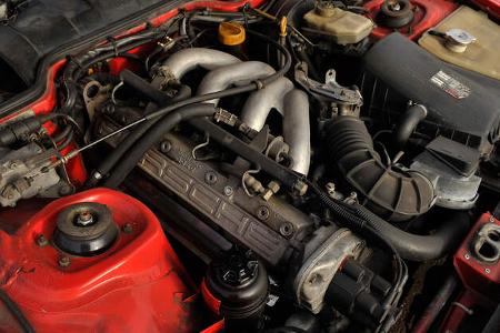 Porsche 944, Motor
