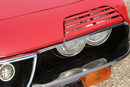 Alfa Romeo Montreal